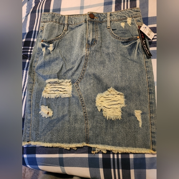 Fire Los Angeles Dresses & Skirts - Fire los angeles blue demin distress   skirt size 24 new with tags